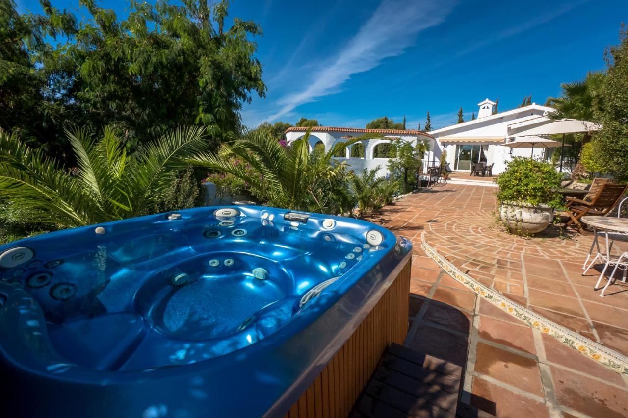 Private Heated Pool, Jacuzzi & 1225M2 Garden In Villa Cipreses Frigiliana Kültér fotó