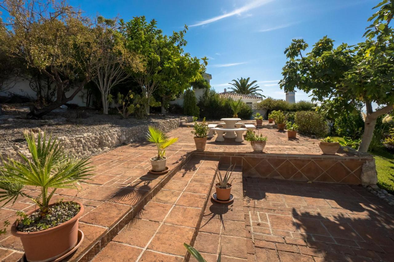 Private Heated Pool, Jacuzzi & 1225M2 Garden In Villa Cipreses Frigiliana Kültér fotó