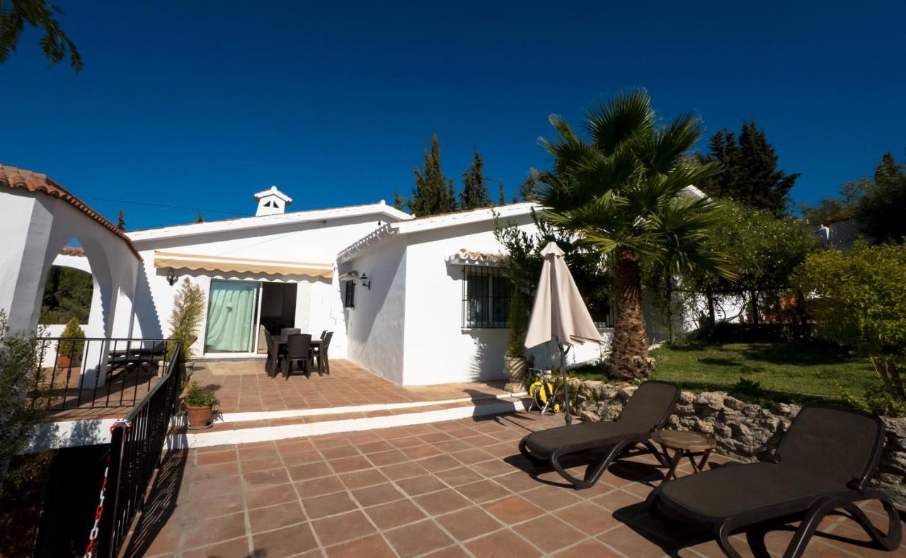 Private Heated Pool, Jacuzzi & 1225M2 Garden In Villa Cipreses Frigiliana Kültér fotó