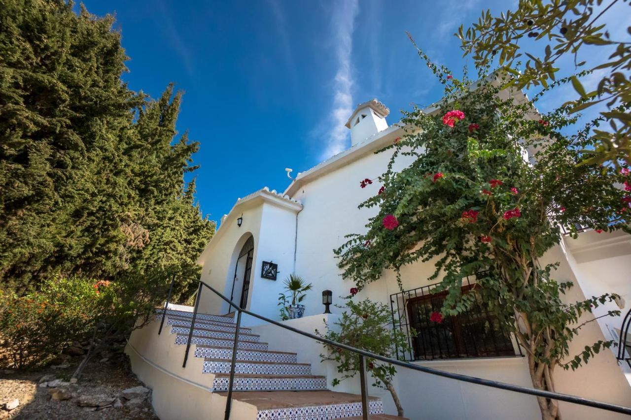 Private Heated Pool, Jacuzzi & 1225M2 Garden In Villa Cipreses Frigiliana Kültér fotó