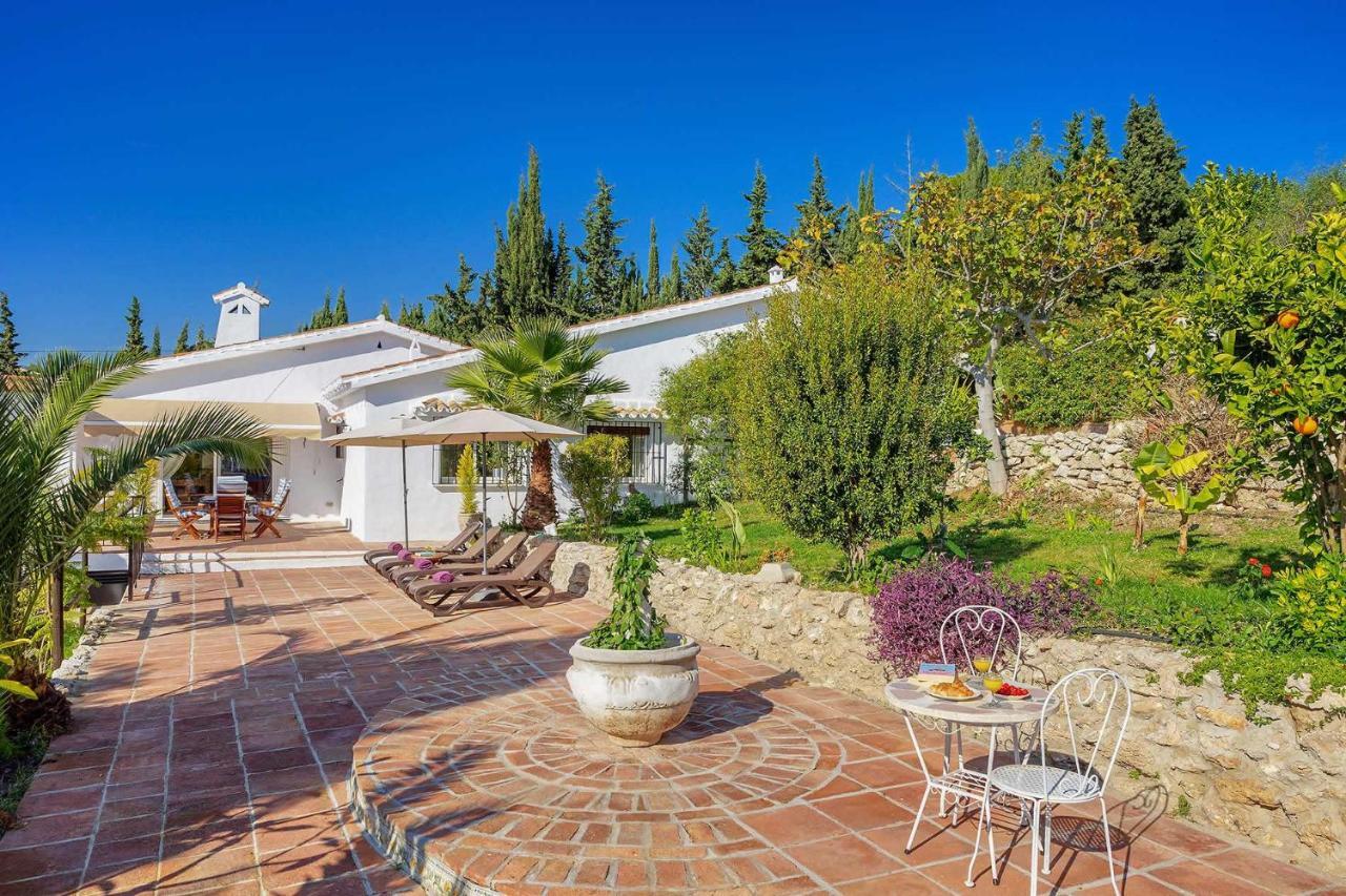 Private Heated Pool, Jacuzzi & 1225M2 Garden In Villa Cipreses Frigiliana Kültér fotó